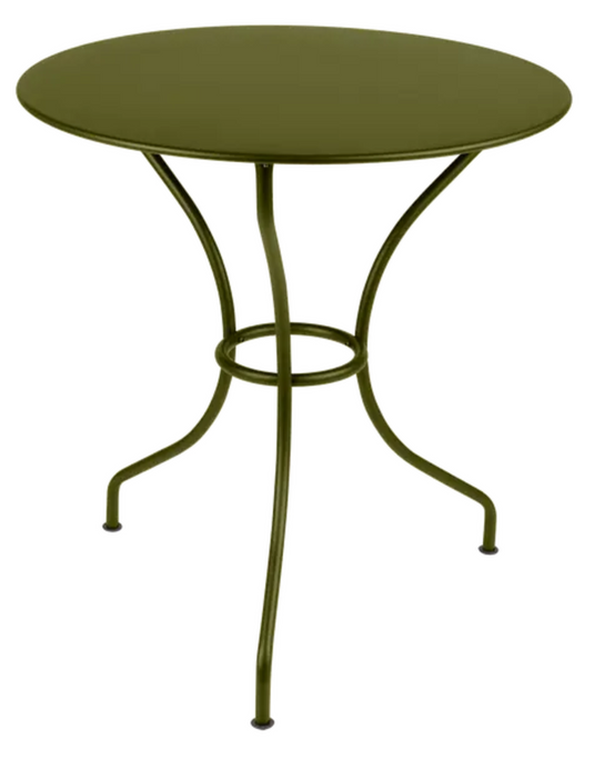 Fermob OPÉRA+ outdoor metal table in Pesto Green, 67 cm diameter, suitable for patio or restaurant outdoor seating.