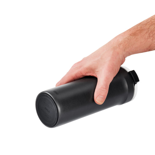 AdHoc Thermal Mug Pulse in black with stainless steel finish, designed for hot and cold beverages, durable and leak-proof.