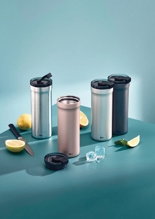 AdHoc Thermal Mug Pulse in black with sleek design, perfect for hot beverages and everyday use.