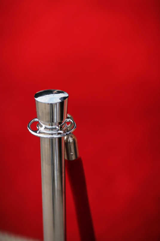 Securit Barriers Systems - Budget - Chrome 100x33x33cm - in use