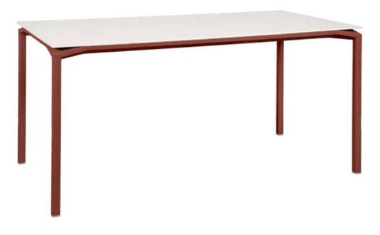 Redochre Fermob CALVI AERIS mineral dining table with a 160 x 80 cm surface, designed for six seats, outdoor furniture.