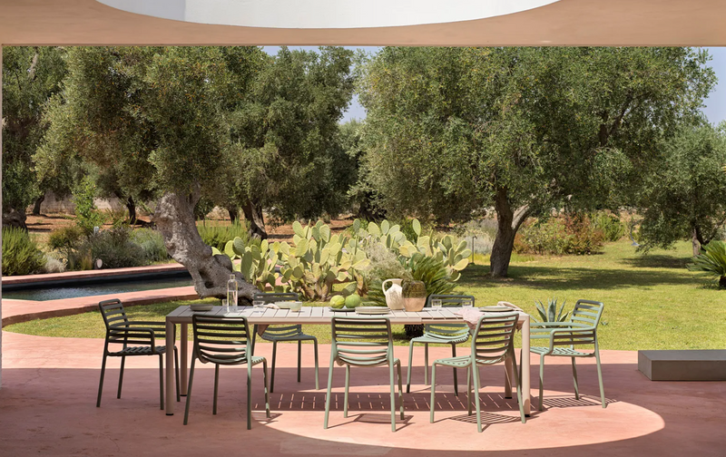 Load image into Gallery viewer, Nardi Tevere 210 extendable outdoor table with wood finish and metal legs, suitable for patio or garden dining.
