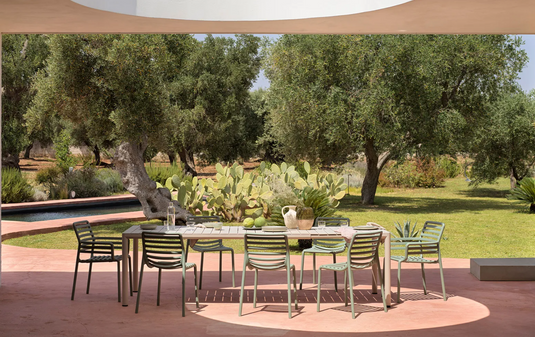 Nardi Tevere 210 extendable outdoor table with wooden slats and metal frame, ideal for garden or patio dining.
