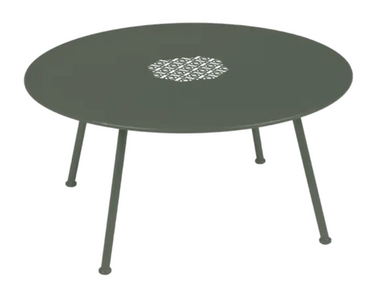 Fermob LORETTE low metal coffee table with white finish, 80cm diameter, suitable for outdoor use and fire-resistant.