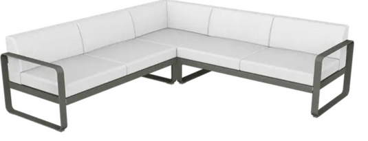 Fermob Bellevie outdoor sofa composition with off-white cushions and modular design, ideal for stylish outdoor lounging.