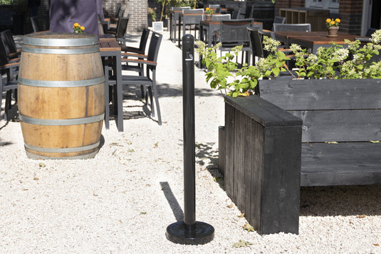 Securit Barriers Systems - Smoke Pole - Black 4x25x25cm - in use