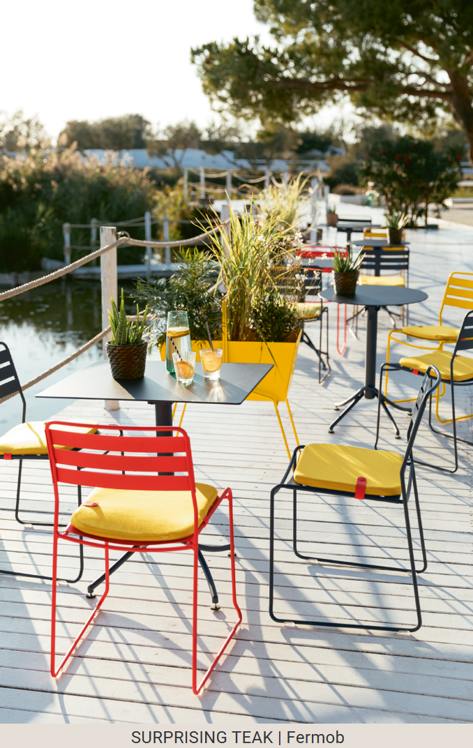 Load image into Gallery viewer, Fermob Surprising Teak Chair, outdoor metal chair with sleek design, suitable for patio or garden seating.
