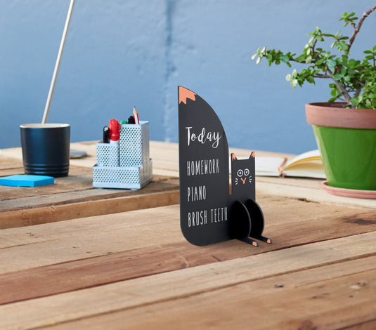 Woodland Table Set - 10 3D Squirrel + 10 3D Deer Chalkboards + Gold & Silver Chalk Markers - in use
