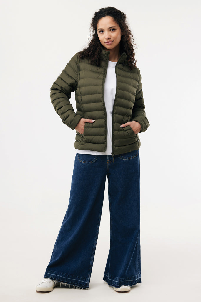 Load image into Gallery viewer, Maiko women recycled polyester padded jacket by iqoniq, shown in a textile image with a quilted design and padded construction.
