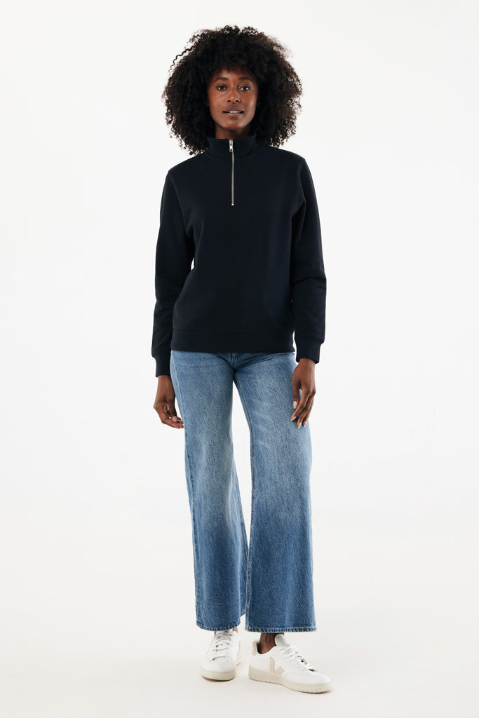 Load image into Gallery viewer, iqoniq Elgon recycled cotton quarter zip sweater, close-up of the textile fabric and quarter zip detail.
