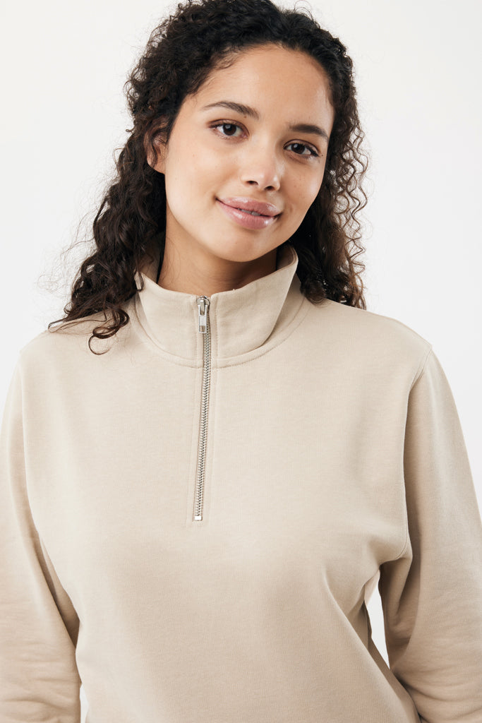 Load image into Gallery viewer, Iqoniq Elgon recycled cotton quarter zip sweater, close-up of the textured fabric and quarter zip detail.
