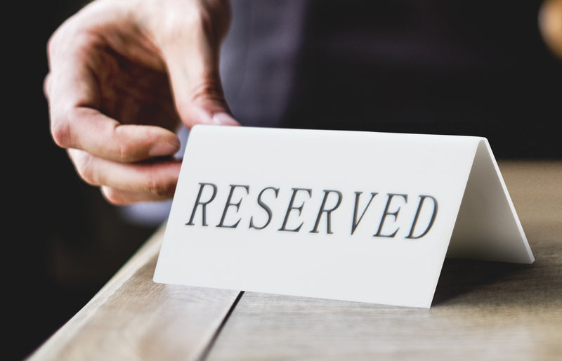 Load image into Gallery viewer, Securit Table Boards - Accessories Signs - White 5x10x4,5cm - Pack of 6 - in use
