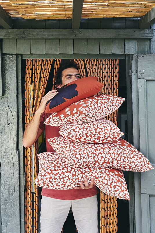 Fermob Trèfle Outdoor Cushion 44 x 44 cm – lifestyle