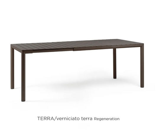 Nardi Tevere 147 extensible outdoor table by Custom Wood Designs, showcasing a wooden table with extendable feature and outdoor setting.