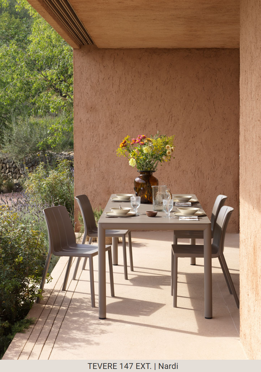 Nardi Tevere 147 extensible outdoor table by Custom Wood Designs, with wooden surface and adjustable length for outdoor dining.