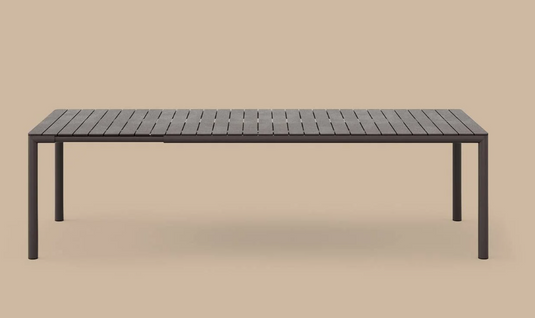 Nardi Tevere 210 extendable outdoor table with wooden top and metal frame, ideal for outdoor dining and gatherings.