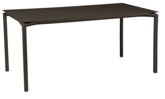 Fermob CALVI rectangular kitchen table, 160x80 cm, six-seater with wooden top and metal frame, ideal for dining spaces.