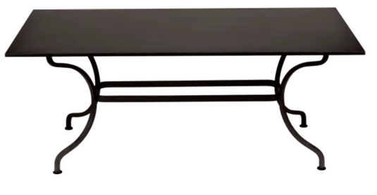 Fermob Romane dining table 180x100 cm with space for up to 8 guests, featuring a sleek design and sturdy construction.