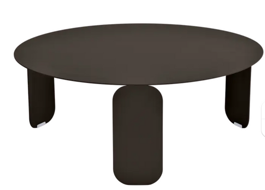Fermob Bebop Low Outdoor Table in Tonka Brown, round 80cm diameter, stylish anthracite finish, perfect for outdoor seating areas.