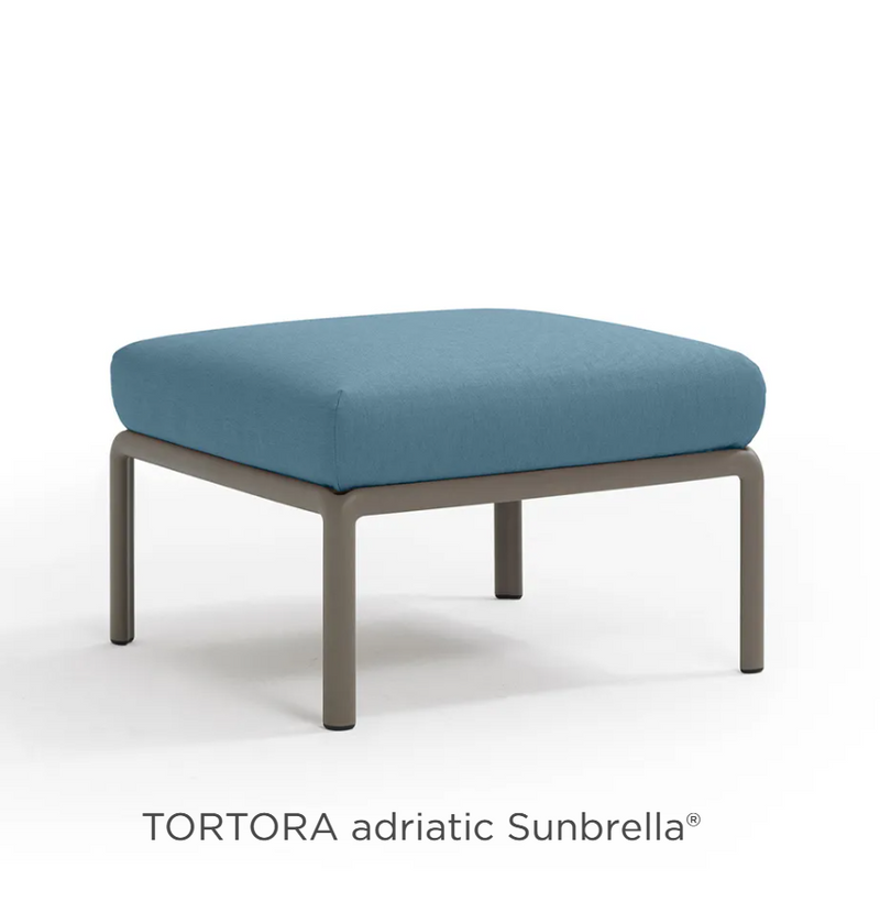 Load image into Gallery viewer, Nardi Komodo outdoor sofa section with tortora-colored woven upholstery and modular seating design, suitable for outdoor spaces.
