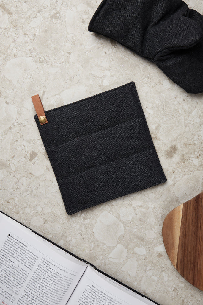 Load image into Gallery viewer, VINGA Asado potholder - Custom Wood Designs
