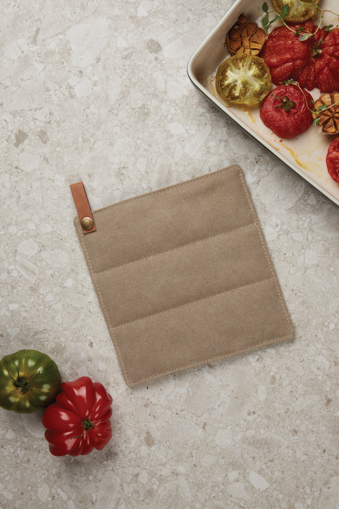 Load image into Gallery viewer, VINGA Asado potholder - Custom Wood Designs
