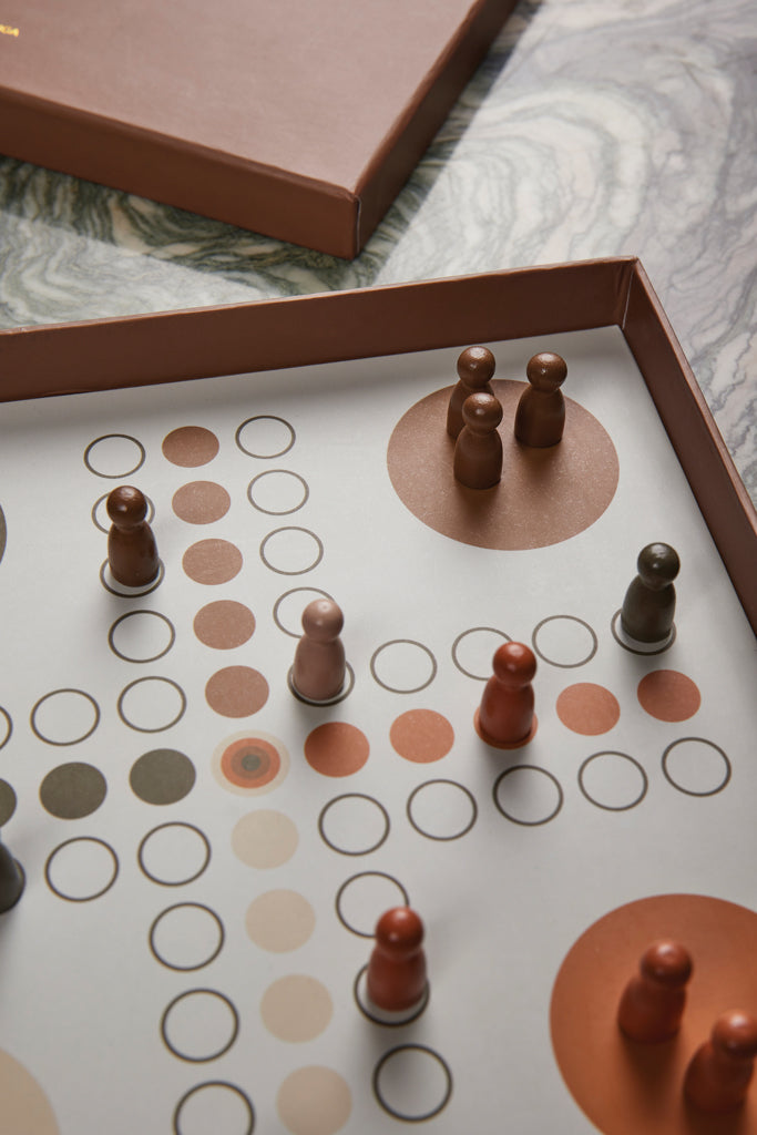 Load image into Gallery viewer, Coffee table collection box - Custom Wood Designs
