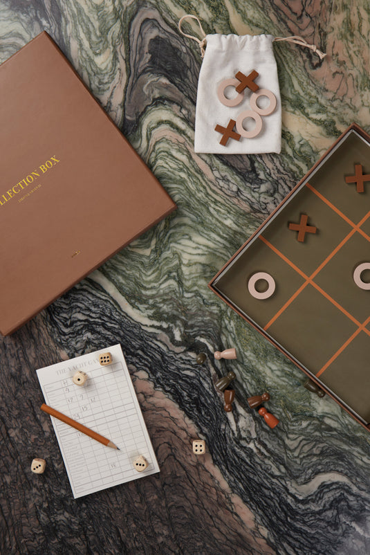 Coffee table collection box - Custom Wood Designs