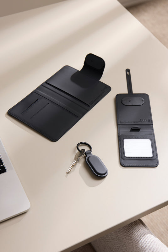 Vinga Altimore RCS key tag with finder for phone and tablet accessories, featuring a compact design and keyring attachment.