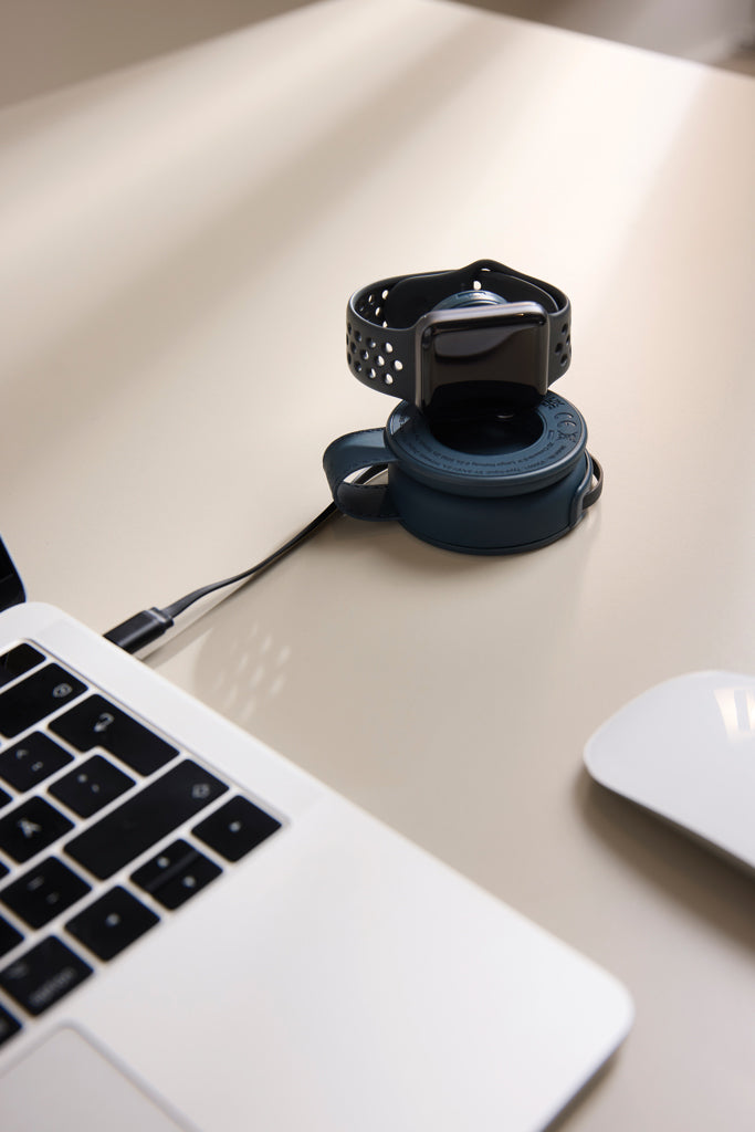 Load image into Gallery viewer, Vinga Baltimore RCS 2-in-1 wireless travel charger for phones and tablets with 15W fast charging, compact and portable design.
