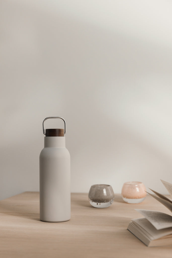 Load image into Gallery viewer, VINGA Ciro RCS recycled vacuum bottle 580ml - Custom Wood Designs
