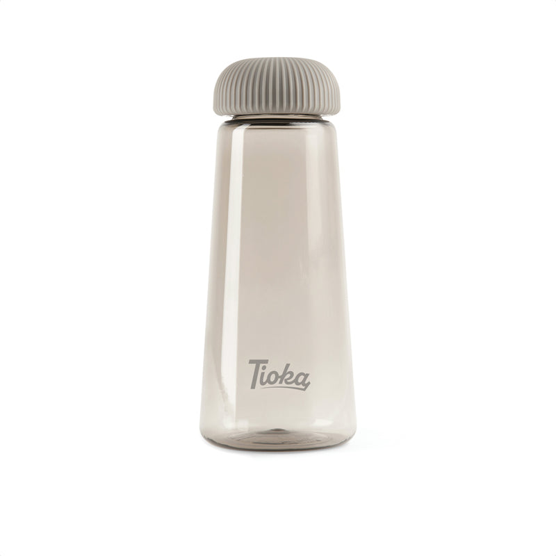 Load image into Gallery viewer, VINGA Erie RCS recycled pet bottle 575 ML - Custom Wood Designs
