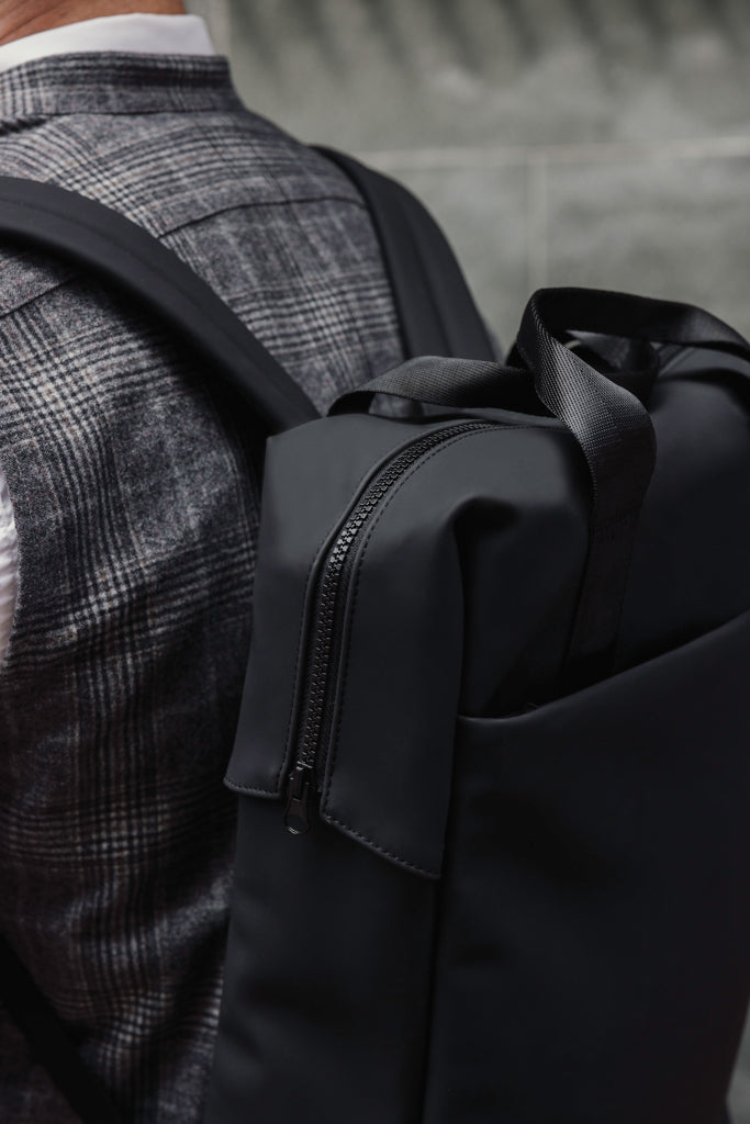 Load image into Gallery viewer, VINGA Baltimore RCS tote backpack - Custom Wood Designs VINGA Baltimore RCS tote backpack made from [material] –  [use_case] | Custom Wood Designs
