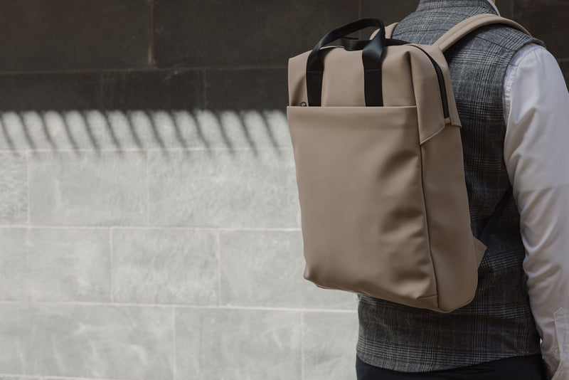 Load image into Gallery viewer, VINGA Baltimore RCS tote backpack - Custom Wood Designs VINGA Baltimore RCS tote backpack made from [material] –  [use_case] | Custom Wood Designs
