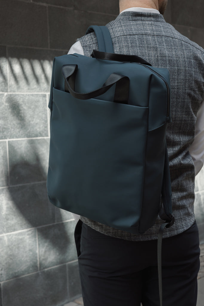 Load image into Gallery viewer, VINGA Baltimore RCS tote backpack - Custom Wood Designs VINGA Baltimore RCS tote backpack made from [material] –  [use_case] | Custom Wood Designs
