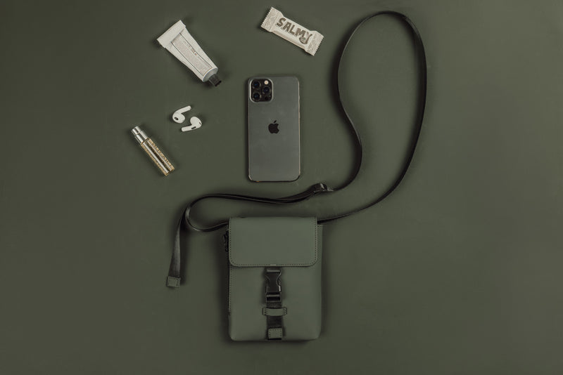 Load image into Gallery viewer, VINGA Baltimore RCS essentials bag - Custom Wood Designs VINGA Baltimore RCS essentials bag made from [material] –  [use_case] | Custom Wood Designs
