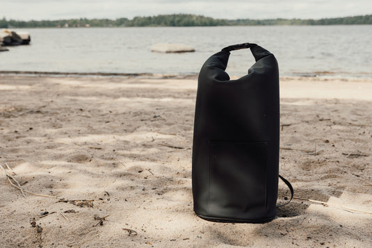 VINGA Baltimore RCS Roll-top cooler bag - Custom Wood Designs VINGA Baltimore RCS Roll-top cooler bag made from [material] –  [use_case] | Custom Wood Designs