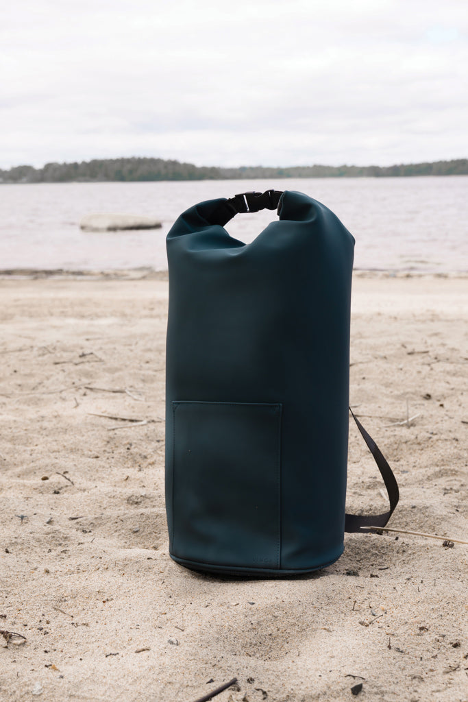 Load image into Gallery viewer, VINGA Baltimore RCS Roll-top cooler bag - Custom Wood Designs VINGA Baltimore RCS Roll-top cooler bag made from [material] –  [use_case] | Custom Wood Designs
