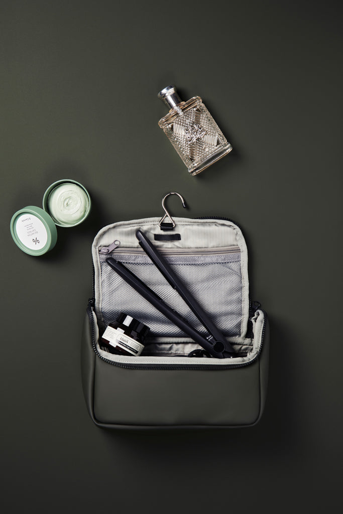 Load image into Gallery viewer, Baltimor travel toiletry bag - Custom Wood Designs
