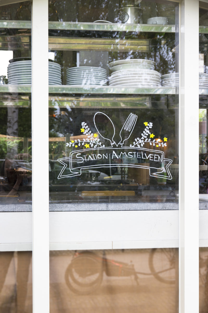 Load image into Gallery viewer, Securit Chalkmarkers - Window Stencils - A2 Coffee &amp; Restaurant Window Designs - White - Pack of 6 – in use
