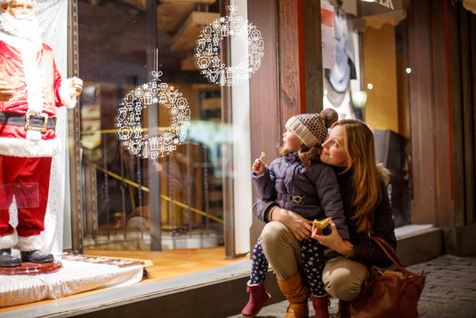 Securit Christmas Window Set - Windoodle Christmas Stencils + Gold, Silver & White Chalk Markers + Cleaner - in use