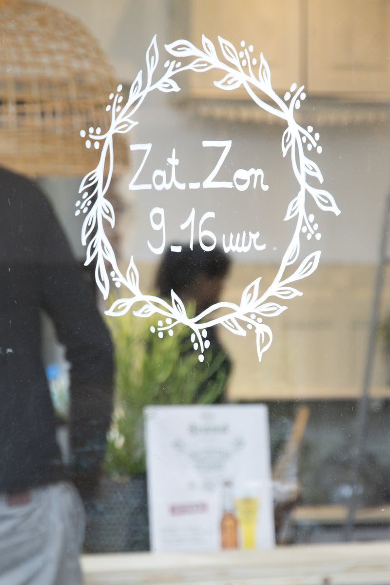 Load image into Gallery viewer, Securit Chalkmarkers - Window Stencils - White 42x29,7x0,001cm - Pack of 6 - in use
