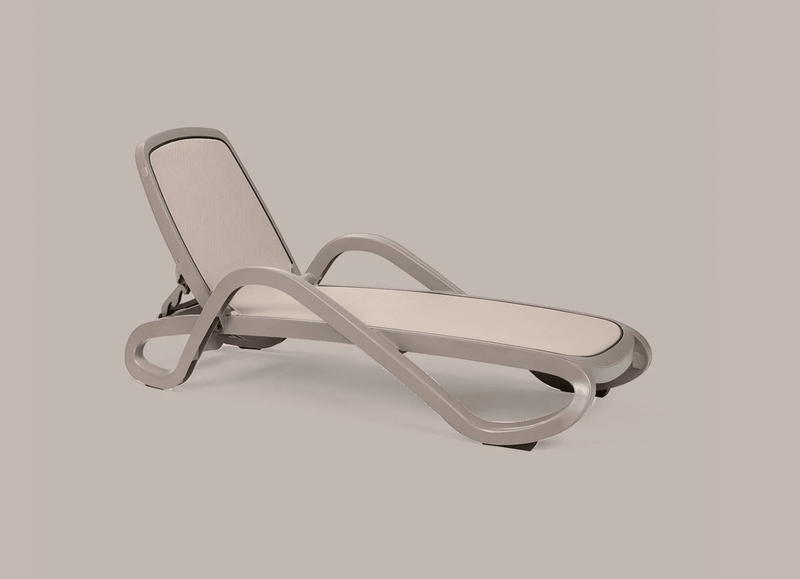 Load image into Gallery viewer, Alfa Sun Lounger Stackable Outdoor Recliner with Armrests - Custom Wood DesignsNardi Alfa Sun Lounger, stackable outdoor recliner with armrests, ideal for poolside or patio relaxation.Sunlounger24575215365943Antracite
