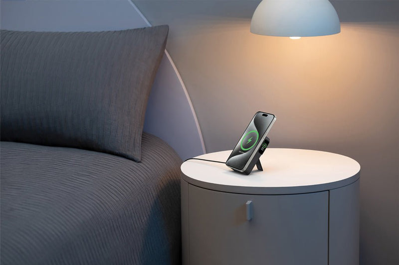 Load image into Gallery viewer, Anker MagGo QI2 magnetic powerbank 10.000 mah - Custom Wood DesignsAnker MagGo QI2 magnetic power bank with 10,000mAh capacity for smartphones and tablets, featuring magnetic attachment and compact design.Phone &amp; Tablet accessoriesRBA1654G11Polycarbonate,ABSblack
