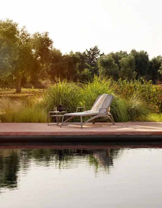 Nardi Atlantico Sun Lounger Stackable Poolside Recliner