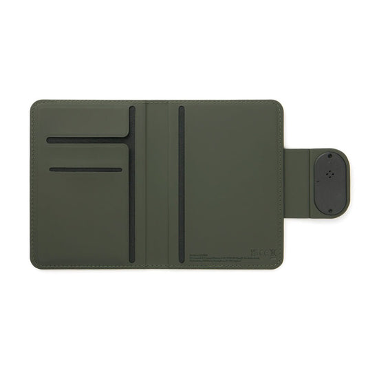 Baltimore RCS Passport Cover With Finder Dual - Custom Wood DesignsVinga Baltimore RCS passport cover with finder for phone and tablet accessories, black leather with embossed logo details.Phone & Tablet accessoriesV3010007Recycled Polyurethane,Recycled ABSgreen
