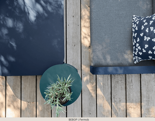 Fermob Bebop Side Table with 35cm diameter, anthracite metal finish, outdoor offset table, modern design.