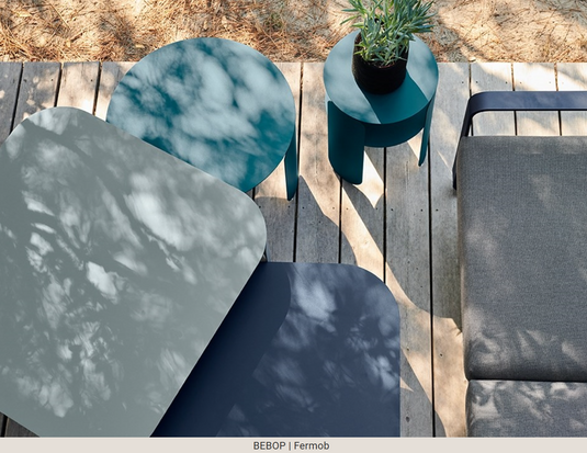 Fermob Bebop side table with 35cm diameter, anthracite metal finish, designed for outdoor use, featuring a sleek, modern style.