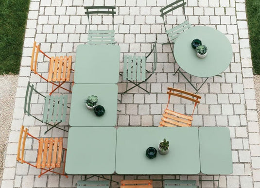 Bistro Table Ø117cm six seater - Custom Wood DesignsRound Fermob Bistro Table with 117cm diameter and umbrella hole, designed for six-seater dining, ideal for restaurants and hotels.Round Table Fermob7913.0Willow Green
