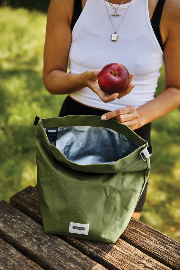 Load image into Gallery viewer, Black+Blum 6.7L insulated Lunch/Cooler Bag - Custom Wood DesignsBlack + Blum 6.7L insulated outdoor lunch cooler bag with black exterior and adjustable strap, designed for keeping food fresh.OutdoorP439.1834rPETmoss
